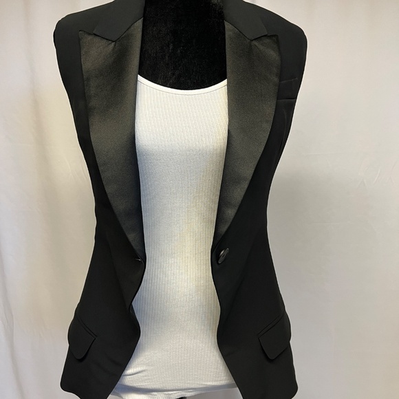 Gorgeous Alexander McQueen Vest - Picture 2 of 10